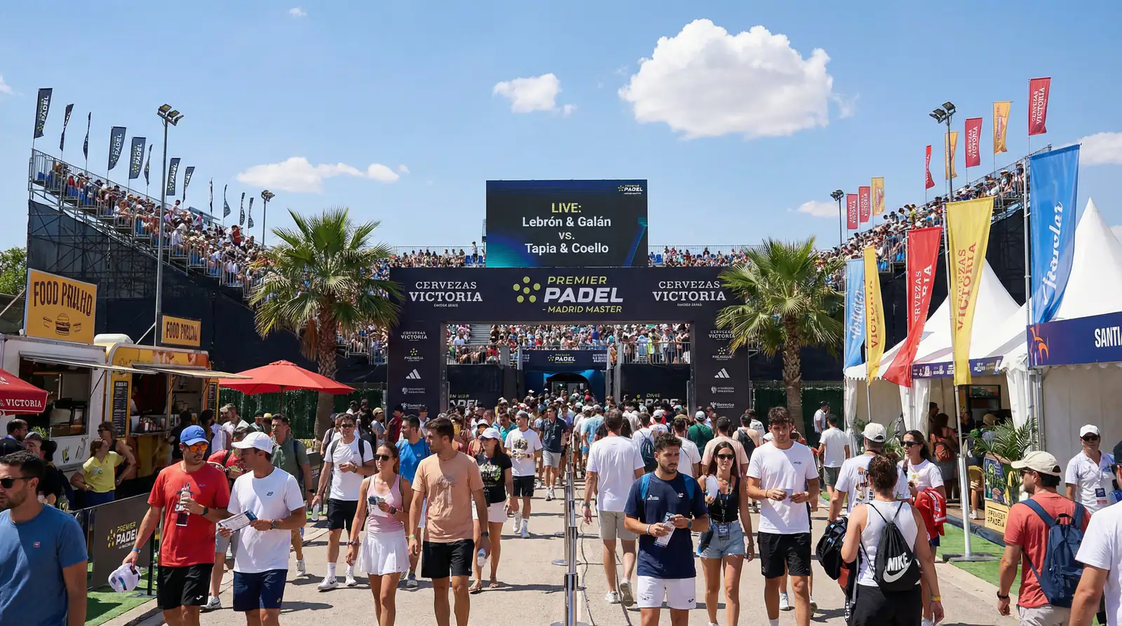 Sede de un torneo Premier Padel con el logo del circuito y gradas llenas