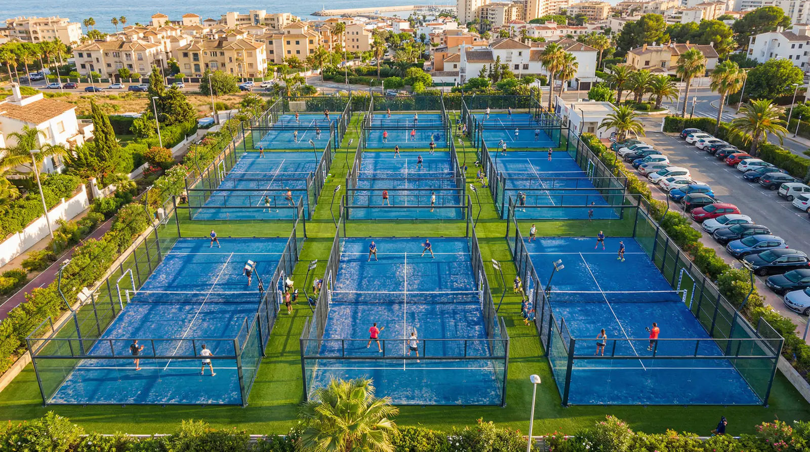 Crecimiento mundial del padel con mas de 77000 pistas activas y expansion en Europa